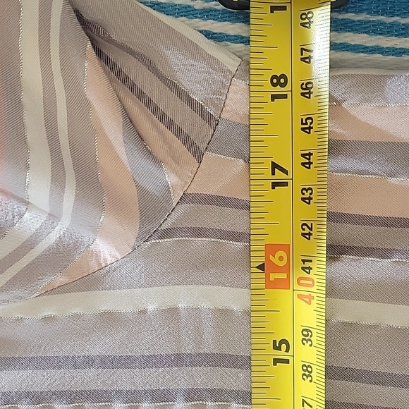 Liz Claiborne  3/4 sleeve top w/shimmer size PS - Picture 5 of 8